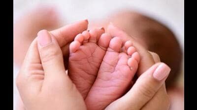 When the father was unable to immediately pay the hospital fee of  ₹4,000 the next day, the mother and the newborn were not allowed to leave the hospital. (Getty Images/iStockphoto)