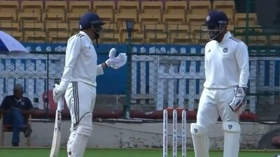 Kuldeep Yadav (L) in chat with Rishabh Pant during Duleep Trophy (X) Kuldeep Yadav (L) in chat with Rishabh Pant during Duleep Trophy (X)