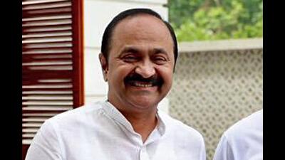 New Delhi, June 26 (ANI): Kerala Congress President K Sudhakaran and party leader VD Satheesan meet Congress leader Rahul Gandhi, in New Delhi on Monday. K Sudhakaran is on anticipatory bail in an alleged fraud case related to fake antique dealer Monson Mavunkal. (ANI Photo) (Rahul Gandhi Twitter) New Delhi, June 26 (ANI): Kerala Congress President K Sudhakaran and party leader VD Satheesan meet Congress leader Rahul Gandhi, in New Delhi on Monday. K Sudhakaran is on anticipatory bail in an alleged fraud case related to fake antique dealer Monson Mavunkal. (ANI Photo) (Rahul Gandhi Twitter)