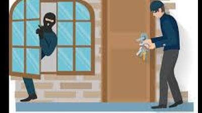 Suresh Kumar, an industrialist, of Maharaja Ranjit Singh Nagar, Ludhiana, found that the burglars had targeted the house of his neighbours Ajay Sood, who also served as additional deputy commissioner (ADC) in the city and a businessman Honey Jain. (HT Photo) Suresh Kumar, an industrialist, of Maharaja Ranjit Singh Nagar, Ludhiana, found that the burglars had targeted the house of his neighbours Ajay Sood, who also served as additional deputy commissioner (ADC) in the city and a businessman Honey Jain. (HT Photo)