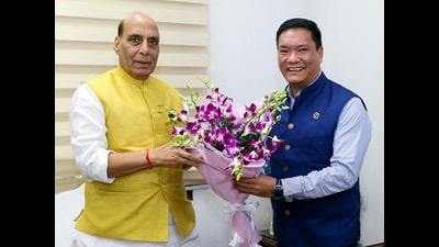 The MoU was signed in the presence of defence minister Rajnath Singh. (ANI) The MoU was signed in the presence of defence minister Rajnath Singh. (ANI)