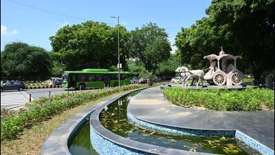 The roundabout on Sardar Patel Marg in New Delhi. (Arvind Yadav/HT Photo) The roundabout on Sardar Patel Marg in New Delhi. (Arvind Yadav/HT Photo)