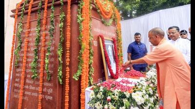 Chief minister Yogi Adityanath pays tribute to a statue of freedom fighter Pandit Govind Ballabh Pant on his birth anniversary. (PTI Photo) Chief minister Yogi Adityanath pays tribute to a statue of freedom fighter Pandit Govind Ballabh Pant on his birth anniversary. (PTI Photo)