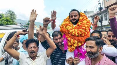 Congress candidate Sumit Magotra being welcomed by supporters as he gets ticket from Udhampur West. (ANI) Congress candidate Sumit Magotra being welcomed by supporters as he gets ticket from Udhampur West. (ANI)