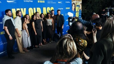 Tom Ackerley, Margot Robbie and cast members of My Old Ass pose on the red carpet during a screening of the film at TreePeople in Beverly Hills, California. REUTERS/Etienne Laurent (REUTERS)