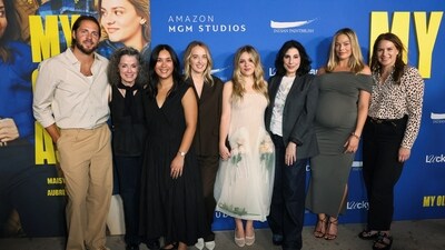 Tom Ackerley, Amazon MGM Studios head of theatrical and streaming film Courtenay Valenti, film producer Bronte Payne, Megan Park, Maisy Stella, Amazon MGM Studios head of global marketing Sue Kroll, Margot Robbie and Julie Rapaport pose for a picture. REUTERS/Etienne Laurent (REUTERS)
