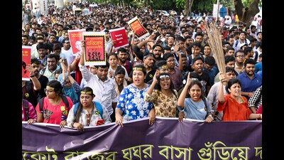 Kolkata, India - Sept. 10, 2024: Hundreds of juniors doctors under West Bengal Junior Doctors' Front (WBJDF) banner marched towards Swasthya Bhavan demanding justics for the alleged rape-murder victim at RG Kar Hospital and resignation of Kolkata CP and several health officials in Salt Lake, Sector V, India, on Tuesday, September 10, 2024. (Photo by Samir Jana/ Hindustan Times) (Hindustan Times) Kolkata, India - Sept. 10, 2024: Hundreds of juniors doctors under West Bengal Junior Doctors' Front (WBJDF) banner marched towards Swasthya Bhavan demanding justics for the alleged rape-murder victim at RG Kar Hospital and resignation of Kolkata CP and several health officials in Salt Lake, Sector V, India, on Tuesday, September 10, 2024. (Photo by Samir Jana/ Hindustan Times) (Hindustan Times)