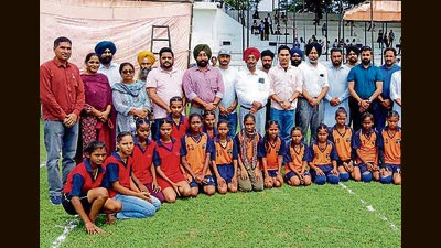 Participants at the sporting event at Dehlon in Ludhiana on Tuesday. (HT Photo) Participants at the sporting event at Dehlon in Ludhiana on Tuesday. (HT Photo)