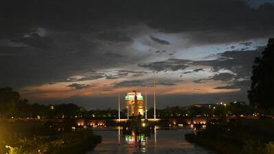 Sunset following rainfall at India Gate. (Sanjeev Verma/HT Photo) Sunset following rainfall at India Gate. (Sanjeev Verma/HT Photo)