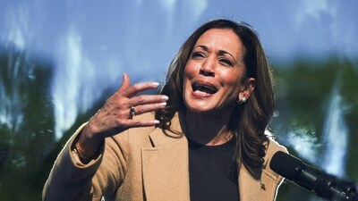 Democratic presidential nominee and U.S. Vice President Kamala Harris speaks behind a protective glass during a campaign stop in North Hampton, New Hampshire, U.S. September 4, 2024. REUTERS/Brian Snyder/File Photo/File Photo (REUTERS)