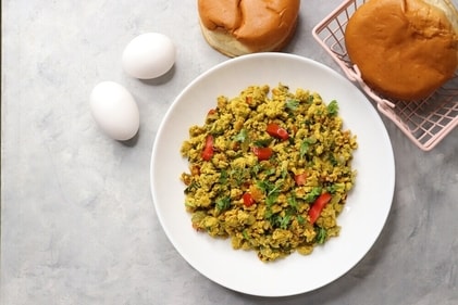 Egg bhurji is just an excuse for failed omlette flips, but girl dinner is not for torturing your gut with processed snacks. (Shutterstock) Egg bhurji is just an excuse for failed omlette flips, but girl dinner is not for torturing your gut with processed snacks. (Shutterstock)