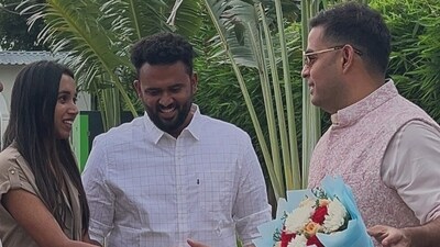 Akash Ambani (L) at a private resort in Coimbatore. (Instagram/@thesravanireddy) Akash Ambani (L) at a private resort in Coimbatore. (Instagram/@thesravanireddy)