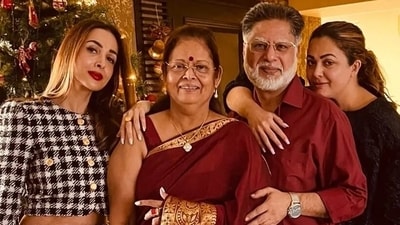Malaika Arora, Amrita Arora with their parents Jyoce Polycarp and Anil Arora. Malaika Arora, Amrita Arora with their parents Jyoce Polycarp and Anil Arora.
