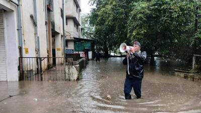 On August 3 this year, the Pune district administration relocated 125 people due to rising water levels on Sinhagad Road following the release of 36,000 cusecs of water from the Khadakwasla dam. (HT FILE) On August 3 this year, the Pune district administration relocated 125 people due to rising water levels on Sinhagad Road following the release of 36,000 cusecs of water from the Khadakwasla dam. (HT FILE)