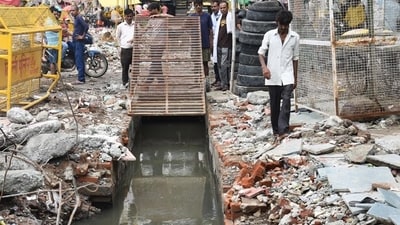 On July 31, Tanuja, 22, and her son Priyansh, 3, died after they fell into the Ghazipur drain near Khoda Colony. (Sakib Ali/HT Photo) On July 31, Tanuja, 22, and her son Priyansh, 3, died after they fell into the Ghazipur drain near Khoda Colony. (Sakib Ali/HT Photo)