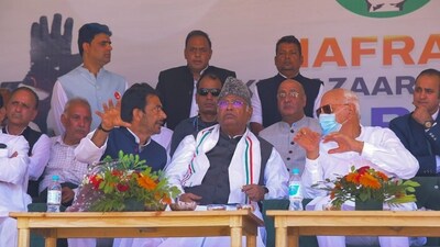 Congress President Mallikarjun Kharge with party leader Ghulam Ahmad Mir and Jammu and Kashmir National Conference (JKNC) President Farooq Abdullah during a public meeting for Jammu and Kashmir Assembly elections, in Anantnag. (PTI) Congress President Mallikarjun Kharge with party leader Ghulam Ahmad Mir and Jammu and Kashmir National Conference (JKNC) President Farooq Abdullah during a public meeting for Jammu and Kashmir Assembly elections, in Anantnag. (PTI)