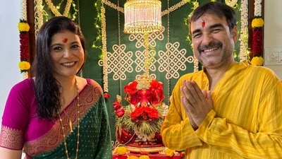 A photo of actor Pankaj Tripathi and his wife Mridula Tripathi celebrating Ganesh Chaturthi