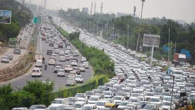 Traffic jam on National Highway-48 due to closure of the service road for commuters during the tunnel construction work near Rangpuri, in Gurugram on Wednesday. (Parveen Kumar/HT PHOTO) Traffic jam on National Highway-48 due to closure of the service road for commuters during the tunnel construction work near Rangpuri, in Gurugram on Wednesday. (Parveen Kumar/HT PHOTO)