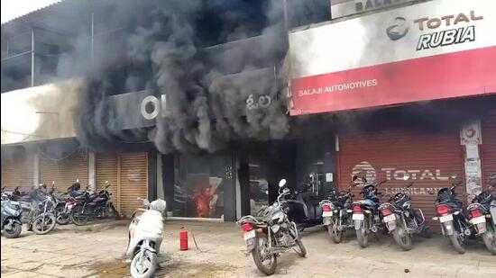 The accused allegedly set the bike showroom on fire due to his frustration over repeated issue in his scooter. (HT Photo)