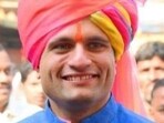 In Kolhapur district’s Kagal assembly constituency, Pawar is out to give the ruling combine, Mahayuti, a tough run – he has inducted Raje Samarjeejsinh Ghatge, a BJP leader who contested the last assembly elections as an independent against NCP’s Hasan Mushrif and secured more than 88,000 votes. In Kolhapur district’s Kagal assembly constituency, Pawar is out to give the ruling combine, Mahayuti, a tough run – he has inducted Raje Samarjeejsinh Ghatge, a BJP leader who contested the last assembly elections as an independent against NCP’s Hasan Mushrif and secured more than 88,000 votes.