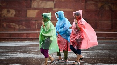 The IMD has issued an orange alert for rain in Delhi (Photo by Sanchit Khanna/ Hindustan Times) (Hindustan Times) The IMD has issued an orange alert for rain in Delhi (Photo by Sanchit Khanna/ Hindustan Times) (Hindustan Times)