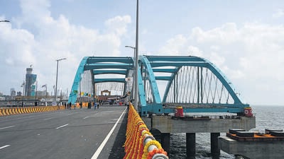 Mumbai, India. Sep 12, 2024: Maharashtra Chief Minister Eknath Shinde, along with deputy chief minister Devendra Fadnavis inaugurated the ‘bow-string’ arch bridge, which connects the Mumbai Coastal Road and Bandra Worli Sea Link (BWSL), on Thursday. The new arch bridge is impressive in size, weighing about 4,000 metric tonnes and stretching roughly 140 meters in length. This bridge is part of a larger project that aims to improve travel in Mumbai city. Mumbai, India. Sep 12, 2024. (Photo by Raju Shinde/HT Photo) (Hindustan Times) Mumbai, India. Sep 12, 2024: Maharashtra Chief Minister Eknath Shinde, along with deputy chief minister Devendra Fadnavis inaugurated the ‘bow-string’ arch bridge, which connects the Mumbai Coastal Road and Bandra Worli Sea Link (BWSL), on Thursday. The new arch bridge is impressive in size, weighing about 4,000 metric tonnes and stretching roughly 140 meters in length. This bridge is part of a larger project that aims to improve travel in Mumbai city. Mumbai, India. Sep 12, 2024. (Photo by Raju Shinde/HT Photo) (Hindustan Times)