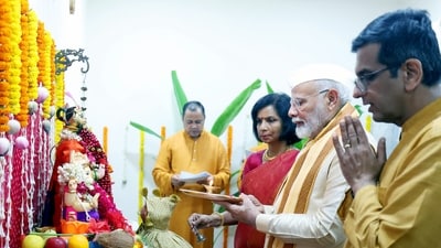 Prime Minister Narendra Modi attends 'Ganpati Poojan' at the residence of Chief Justice of India DY Chandrachud, in New Delhi. (PTI) Prime Minister Narendra Modi attends 'Ganpati Poojan' at the residence of Chief Justice of India DY Chandrachud, in New Delhi. (PTI)