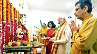 Prime Minister Narendra Modi at the home of Chief Justice of India DY Chandrachud in New Delhi on Wednesday. (PTI) Prime Minister Narendra Modi at the home of Chief Justice of India DY Chandrachud in New Delhi on Wednesday. (PTI)