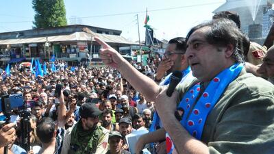 Sajjad Lone addressing an election rally. (HT) Sajjad Lone addressing an election rally. (HT)