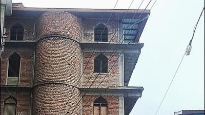 The case of the unauthorised construction, which includes a few floors in the mosque complex, is being heard by an MC court. (HT Photo) The case of the unauthorised construction, which includes a few floors in the mosque complex, is being heard by an MC court. (HT Photo)