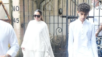 Amrita Arora was seen with her husband, businessman Shakeel Ladak, and their son outside her parents' home in Bandra, Mumbai on Thursday. They left with Malaika Arora and other family members for Anil Mehta's last rites. Amrita Arora was seen with her husband, businessman Shakeel Ladak, and their son outside her parents' home in Bandra, Mumbai on Thursday. They left with Malaika Arora and other family members for Anil Mehta's last rites.