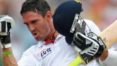 Kevin Pietersen playing in his debut Ashes series scored a match-defining 158 in the fifth Test.