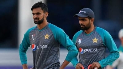 Shoaib Malik (L) with Babar Azam (AFP) Shoaib Malik (L) with Babar Azam (AFP)