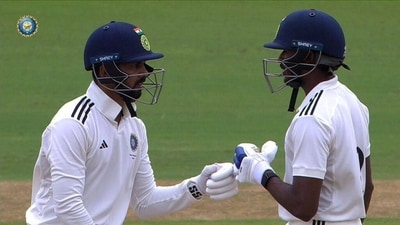 Ruturaj Gaikwad's injury on second ball of Duleep Trophy sparks live coverage debate, BCCI heavily criticised Ruturaj Gaikwad's injury on second ball of Duleep Trophy sparks live coverage debate, BCCI heavily criticised