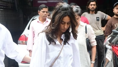 Singer-actor Shibani Dandekar, who is close to Amrita Arora, was also seen at Anil Mehta's funeral. She is married to filmmaker-actor Farhan Akhtar, who is a friend of Amrita's husband, Shakeel Ladak. Singer-actor Shibani Dandekar, who is close to Amrita Arora, was also seen at Anil Mehta's funeral. She is married to filmmaker-actor Farhan Akhtar, who is a friend of Amrita's husband, Shakeel Ladak.
