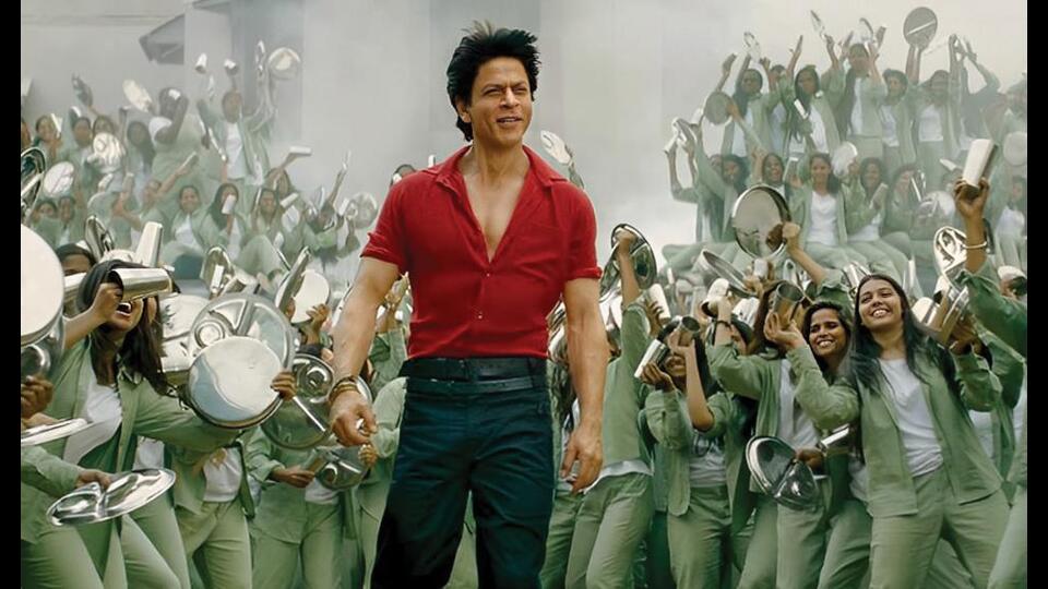 SRK is the king of charm. Even with eyes closed, we know it’s him.