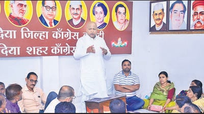 Former Gondia MLA Gopaldas Agrawal returns to Cong from BJP Former Gondia MLA Gopaldas Agrawal returns to Cong from BJP