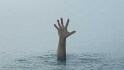 According to the police, the man tried to save his son from drowning during immersion before both went under water. (REPRESENTATIVE PHOTO)