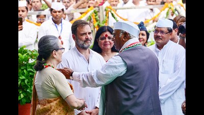 Congress president Mallikarjun Kharge, party leaders Sonia Gandhi, Rahul Gandhi, are among the 40 star campaigners for the party for the October 5 Haryana assembly polls. (Hindustan Times)