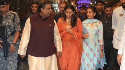 Mukesh Ambani, Shloka Mehta and Radhika Merchant at Mumbai's Lalbaugcha Raja temple. Mukesh Ambani, Shloka Mehta and Radhika Merchant at Mumbai's Lalbaugcha Raja temple.