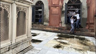 The tomb chamber, surrounded by the gossamer-like jaali, happens to be Ghaziuddin’s resting place, and lies just beside the mosque. (HT Photo) The tomb chamber, surrounded by the gossamer-like jaali, happens to be Ghaziuddin’s resting place, and lies just beside the mosque. (HT Photo)