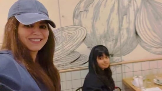 In 2022, Mahima Chaudhry shared a a glimpse of her 'girls day out' with her daughter as they two ate at a restaurant. Mahima has acted in films like Pardes (1997), Daag (1999), Dhadkan (2000), Kurukshetra (2000), Baghban (2003), Lajja (2001) and Dobara (2004), among others.
