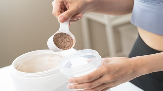 Discover the top 10 protein powders to support weight loss and your fitness goals. (Adobe Stock)
