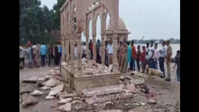 A senior official privy to the matter said there were irregularities in the construction of the changing room canopy, which collapsed due to unskilled workmanship. (Sourced) A senior official privy to the matter said there were irregularities in the construction of the changing room canopy, which collapsed due to unskilled workmanship. (Sourced)