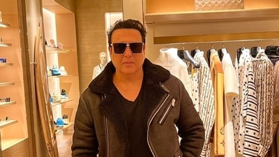 Govinda's wife Sunita recently shared a fan incident. Govinda's wife Sunita recently shared a fan incident.