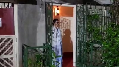 West Bengal chief minister Mamata Banerjee waiting for protesting junior doctors to initiate talks.