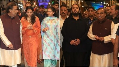 Radhika Merchant, Shloka Mehta, Mukesh Ambani, and Anant Ambani visit Lalbaugcha Raja. (HT Photo/Varinder Chawla) Radhika Merchant, Shloka Mehta, Mukesh Ambani, and Anant Ambani visit Lalbaugcha Raja. (HT Photo/Varinder Chawla)