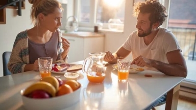 Nutritionist lists 4 food items she would never have for breakfast (Photo by Eat This, Not That!)