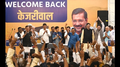 Delhi chief minister Arvind Kejriwal with party leaders Manish Sisodia, Saurabh Bhardwaj, Atishi, Kailash Gahlot, and Sanjay Singh in New Delhi on Sunday. (Arvind Yadav/HT Photo) Delhi chief minister Arvind Kejriwal with party leaders Manish Sisodia, Saurabh Bhardwaj, Atishi, Kailash Gahlot, and Sanjay Singh in New Delhi on Sunday. (Arvind Yadav/HT Photo)