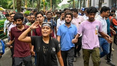 School teachers in Kolkata took to the streets demanding justice for the murdered RG Kar doctor in Kolkata. (Samir Jana/ Hindustan Times/For representation) School teachers in Kolkata took to the streets demanding justice for the murdered RG Kar doctor in Kolkata. (Samir Jana/ Hindustan Times/For representation)